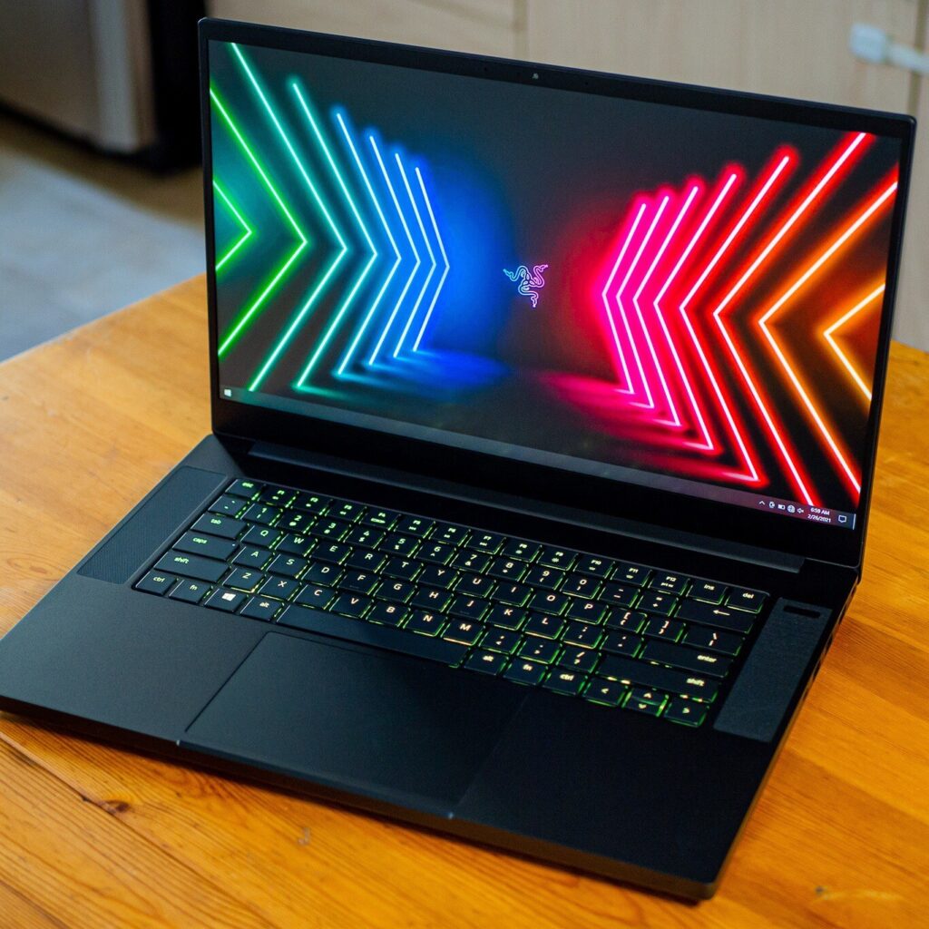 Razer Blade 18 Core i9-14900HX RTX 4080 / 64GB / 1TB