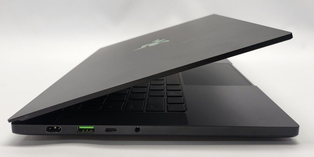 Razer Blade 14 2024 Ryzen 9 8945HS / RTX 4060 / 64GB / 4TB