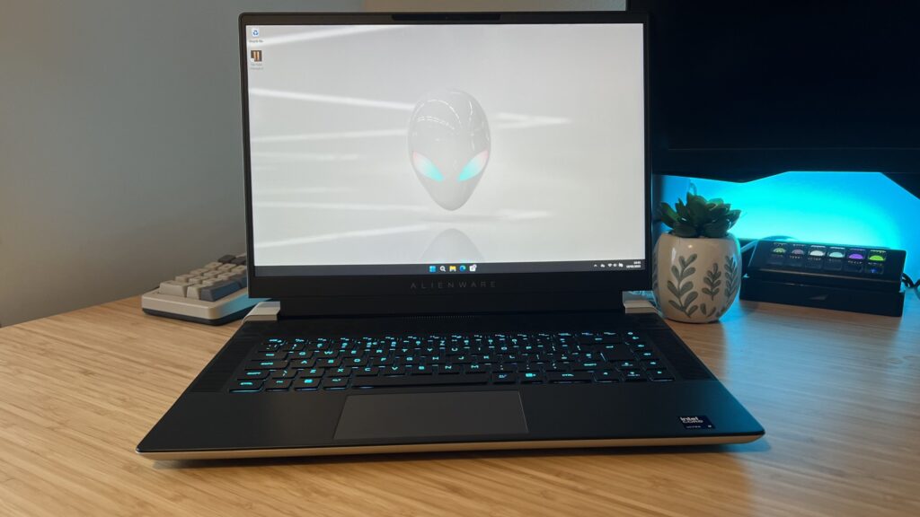 Dell m18 R2 Core i9-14900HX RTX 4080 / 32GB / 2TB