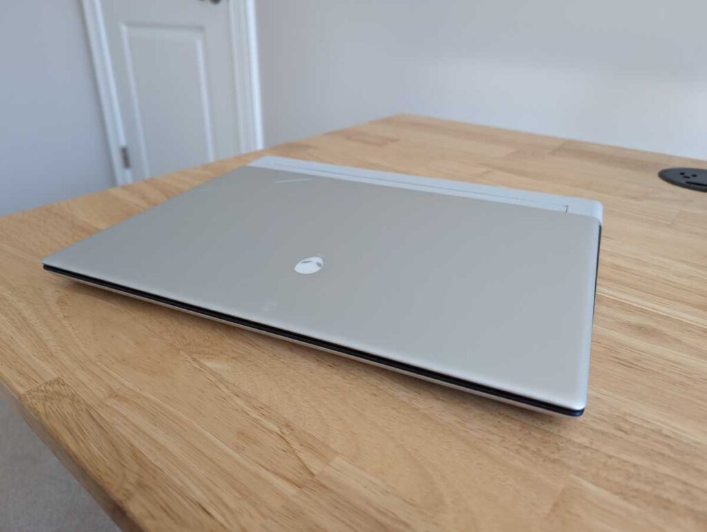 Dell x16 R2 Ultra 9 185H / RTX 4070 / 32GB / 4TB