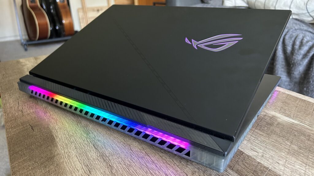 Asus ROG Strix SCAR 18 G835 Ultra 9 275HX / RTX 5080 / 64GB / 2TB