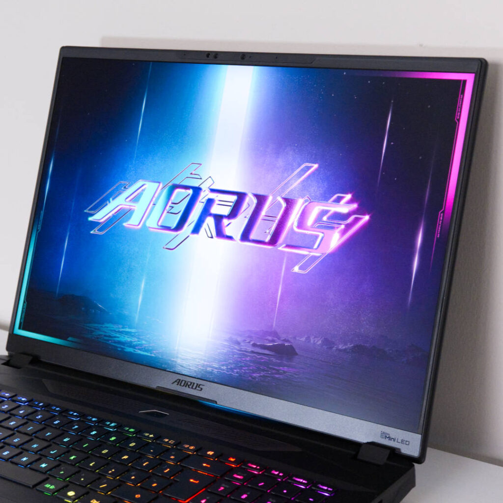 Gigabyte Aorus 17X Core i9-14900HX RTX 4090 / 32GB / 2TB