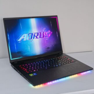 Gigabyte Aorus Master 18 Ultra 9 275HX / RTX 5090 / 64GB / 2TB