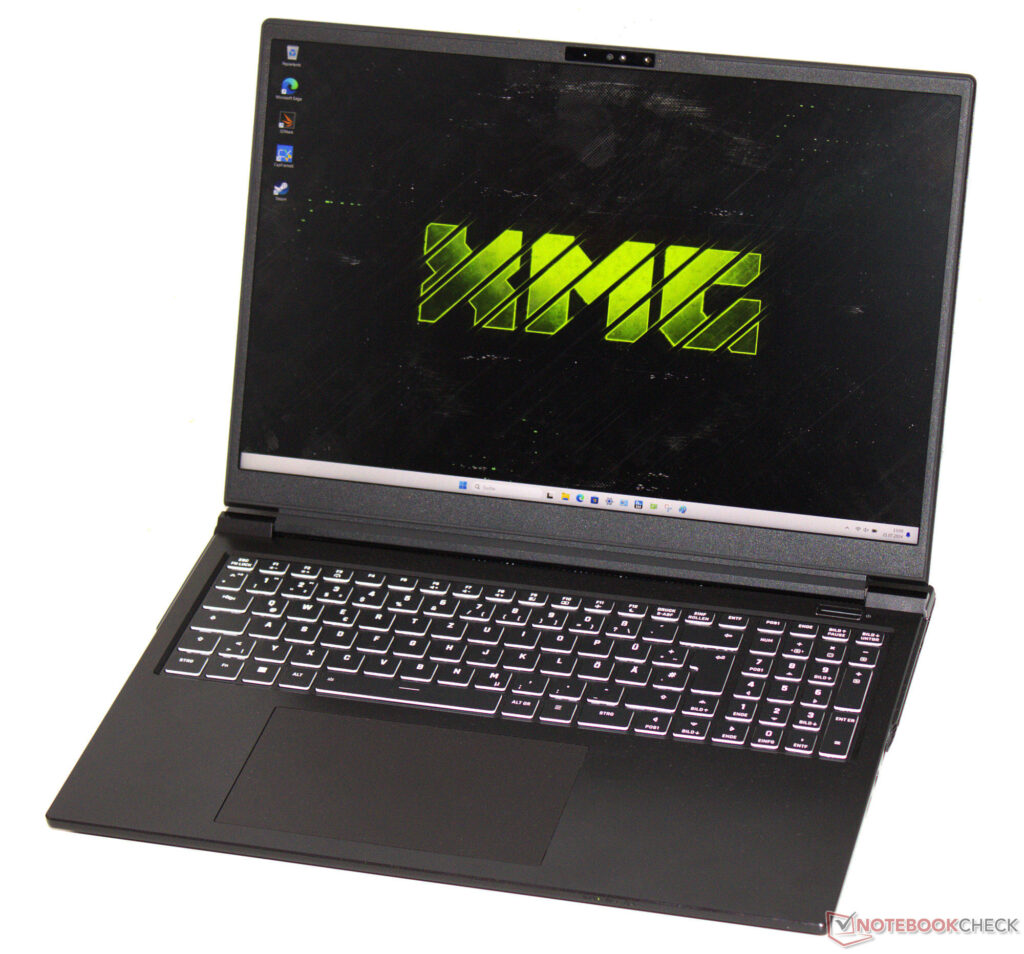 XMG Pro 16 Studio E25 Ultra 9 275HX / RTX 5080 / 64GB / 2TB