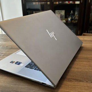 HP ZBook Studio 16 G11 Ultra 9 185H / RTX 3000 Ada / 64GB / 2TB