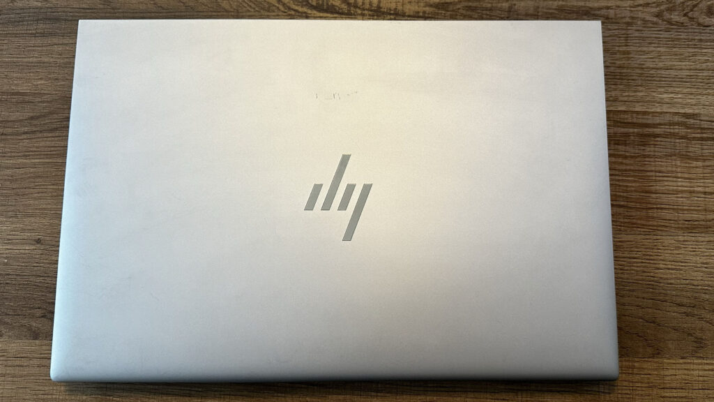 HP ZBook Fury 16 G11 Core i9-14900HX RTX 5000 Ada / 32GB / 2TB