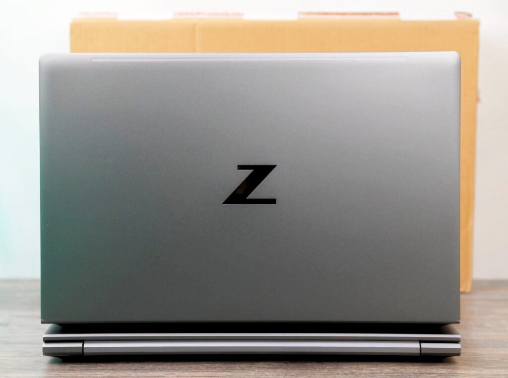 HP ZBook Power 16 G11 Ultra 9 185H / RTX 3000 Ada / 32GB / 2TB