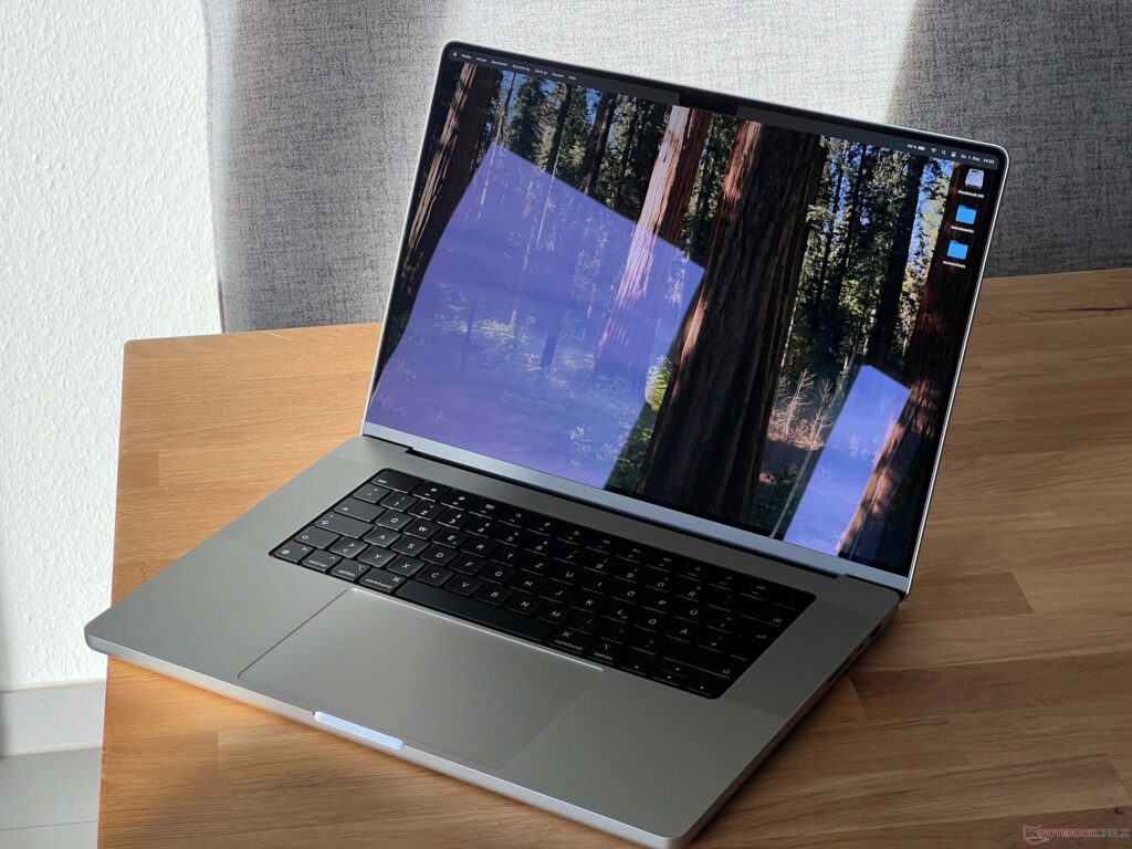 Apple MacBook Pro 16 M4 Max 128GB/4TB Plata