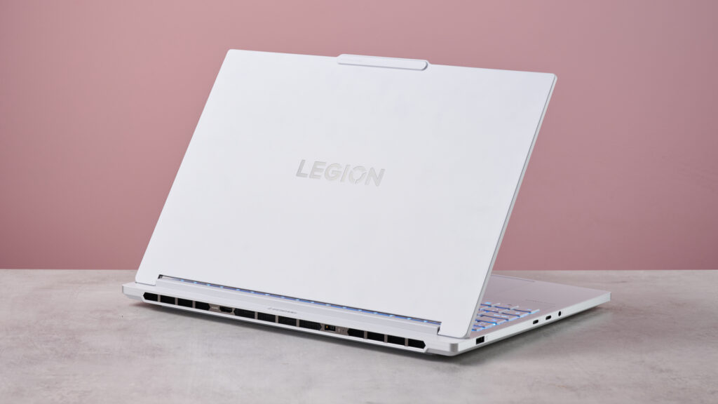Lenovo Legion 7i Gen 10 Ultra 9 275HX / RTX 5070 Ti / 32GB / 2TB