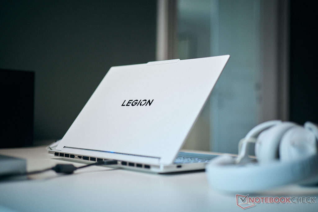 Lenovo m18 R2
