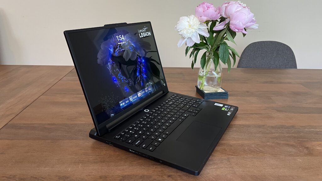 Lenovo Legion Pro 7i Gen 8 i9-13900HX / RTX 4090 / 32GB / 2TB