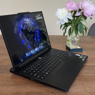 Lenovo Legion Pro 7i Gen 8 i9-13900HX / RTX 4090 / 32GB / 2TB