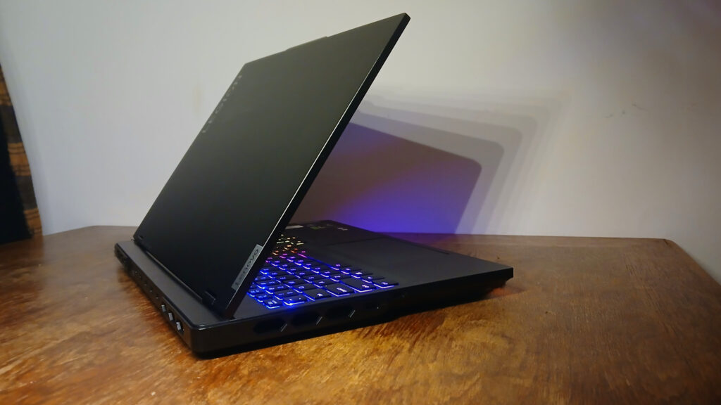 Lenovo Legion Pro 7i Gen 8 i9-13900HX / RTX 4080 / 32GB / 1TB