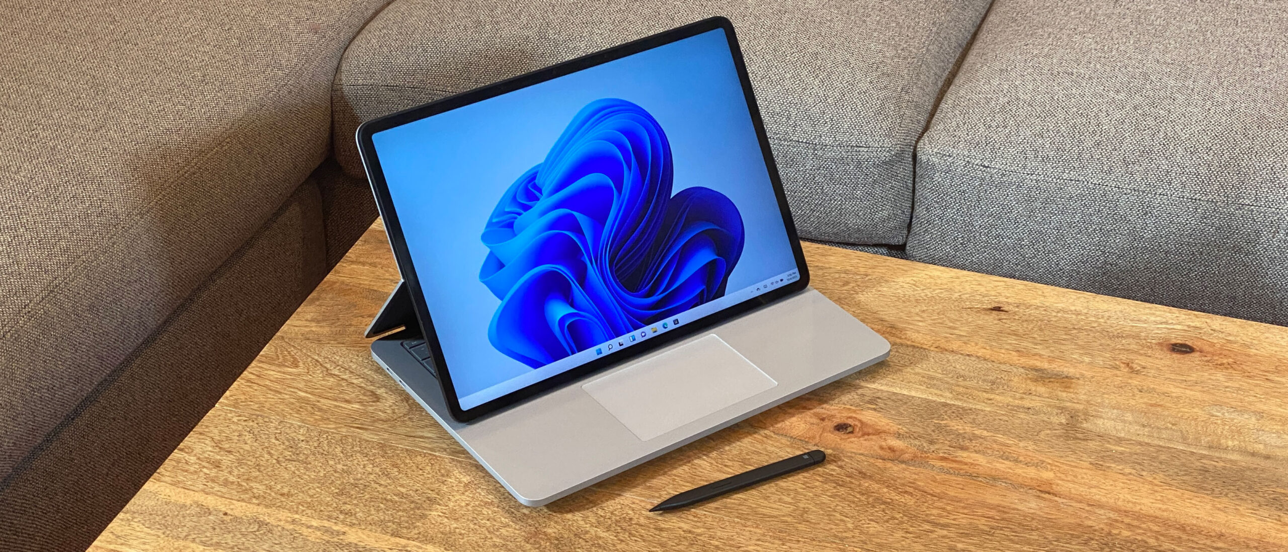 Microsoft Surface Laptop Studio 2 i7-13800H / RTX 2000 Ada / 64GB / 1TB
