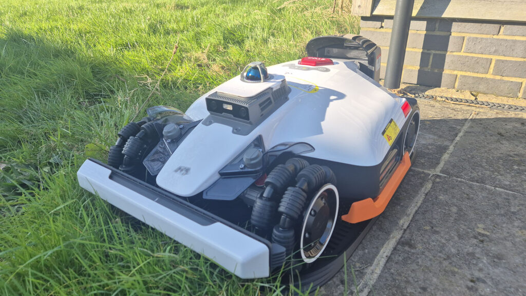 Mammotion Luba 3 AWD 5000 White