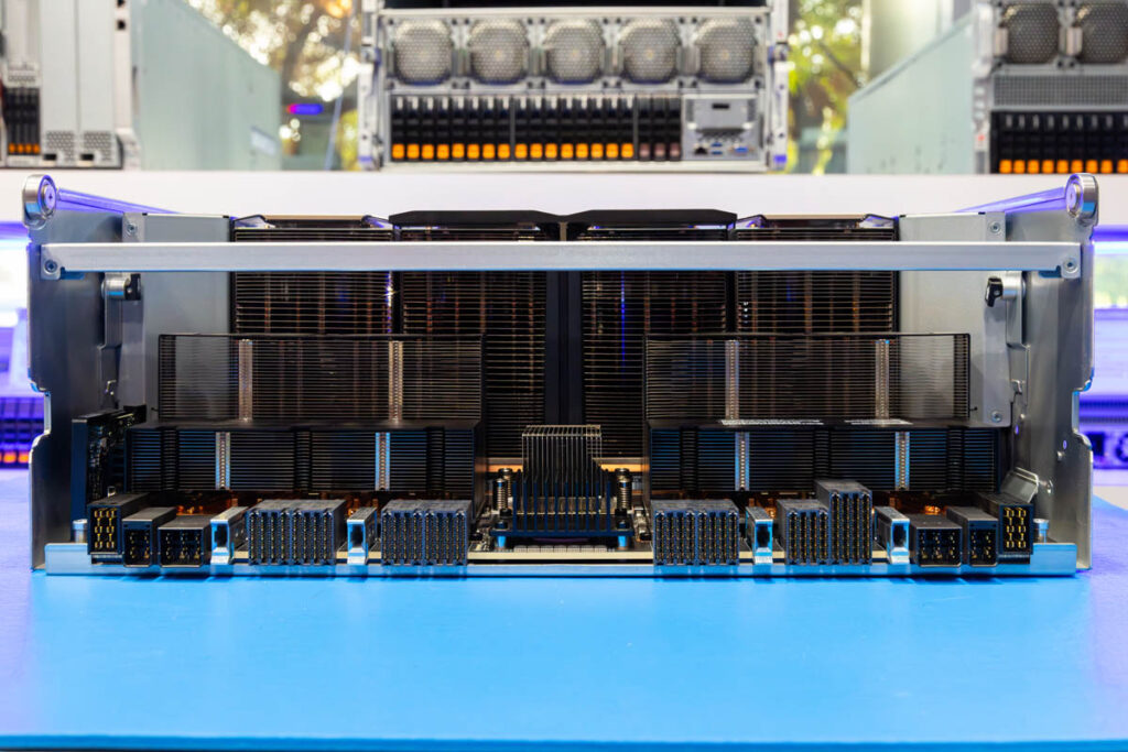 Supermicro SYS-821GE-TNHR + 8x NVIDIA H200