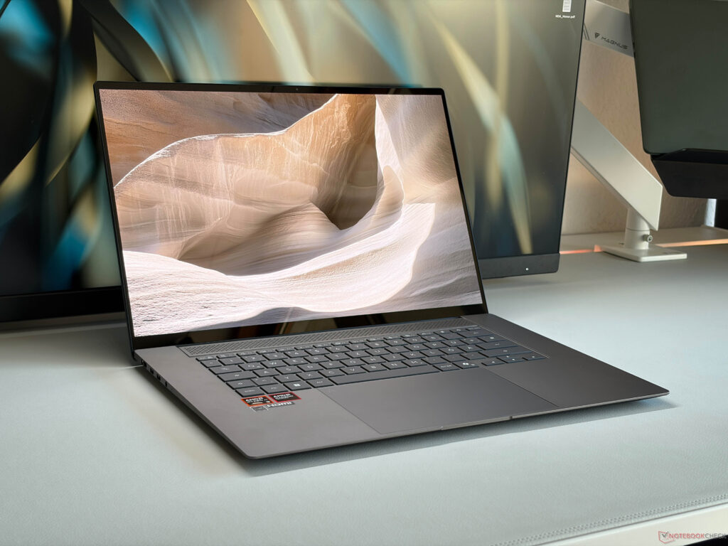 ASUS Zenbook S 16 OLED Ryzen AI 9 / 32GB / 2TB