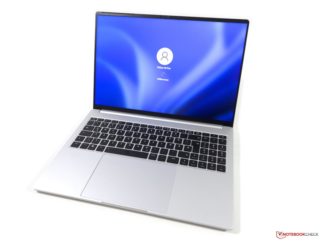 Schenker Vision 16 Pro Core Ultra 9 / RTX 5070 / 64GB / 4TB